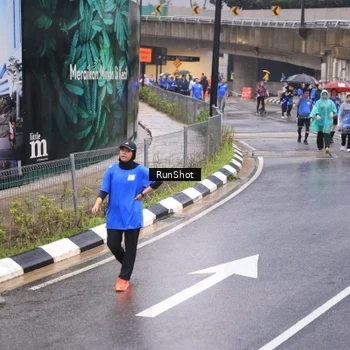 Runner Photo 7940075