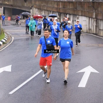Runner Photo 7940087