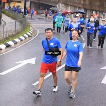 Runner Photo 7940097
