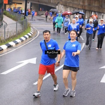 Runner Photo 7940098