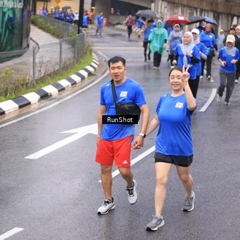 Runner Photo 7940100