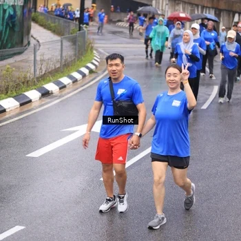 Runner Photo 7940101