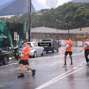 Runner Photo 7940123