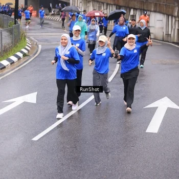 Runner Photo 7940126