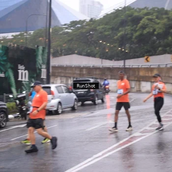 Runner Photo 7940133