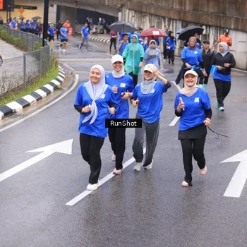 Runner Photo 7940137