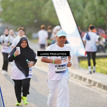 Runner Photo 7940140