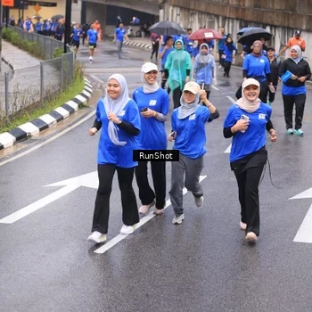 Runner Photo 7940143