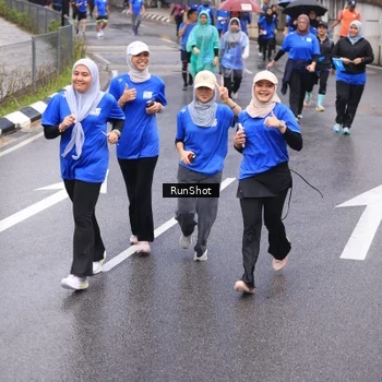 Runner Photo 7940150