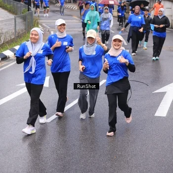 Runner Photo 7940153