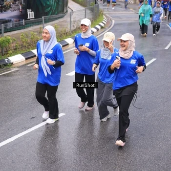 Runner Photo 7940174