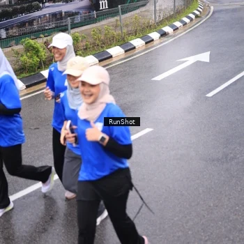 Runner Photo 7940199