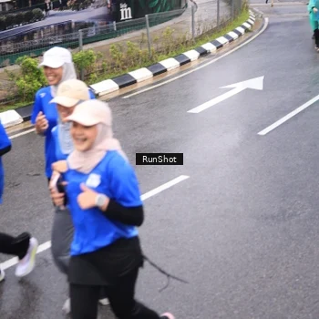 Runner Photo 7940201