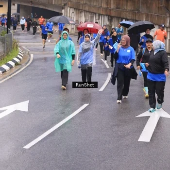 Runner Photo 7940216