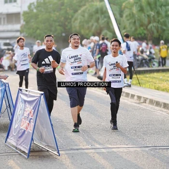 Runner Photo 7940217