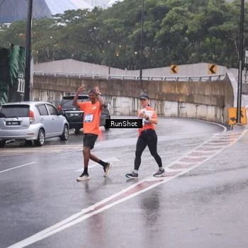 Runner Photo 7940246