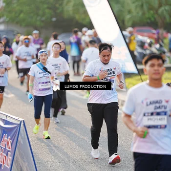 Runner Photo 7940249