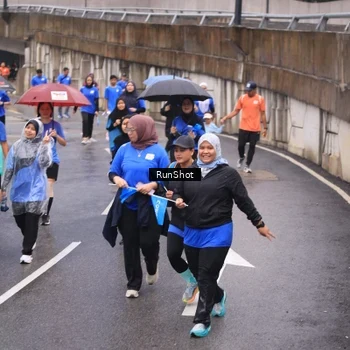 Runner Photo 7940254