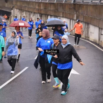 Runner Photo 7940255