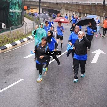 Runner Photo 7940275
