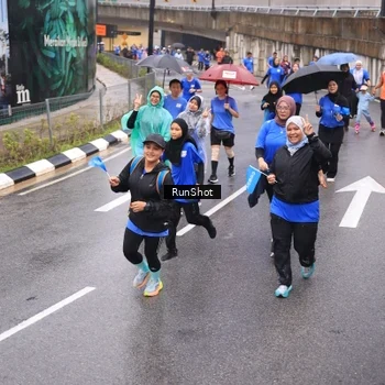 Runner Photo 7940279