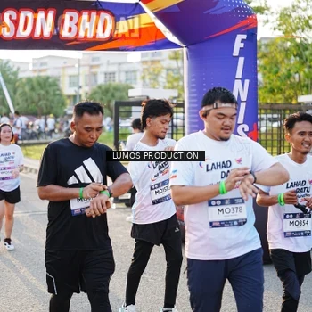 Runner Photo 7940286