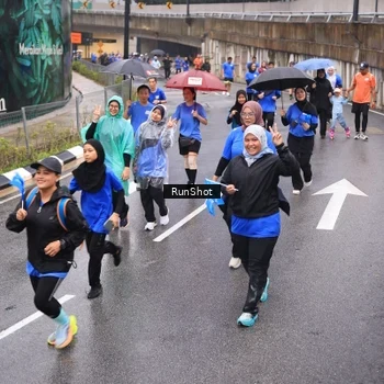 Runner Photo 7940287