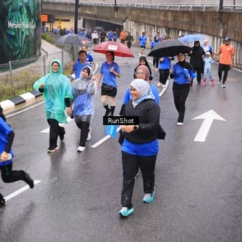 Runner Photo 7940293