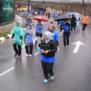 Runner Photo 7940296