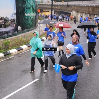 Runner Photo 7940310