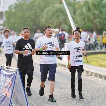 Runner Photo 7940323