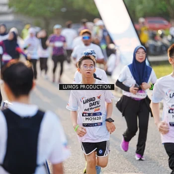 Runner Photo 7940330