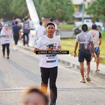 Runner Photo 7940333