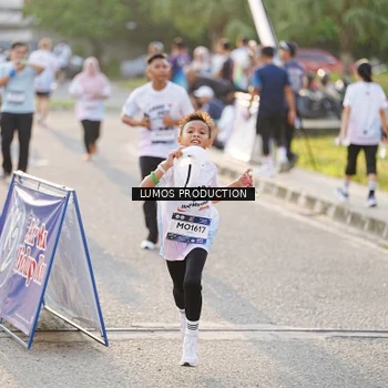 Runner Photo 7940339