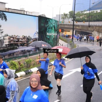 Runner Photo 7940341