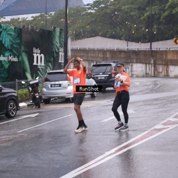 Runner Photo 7940342