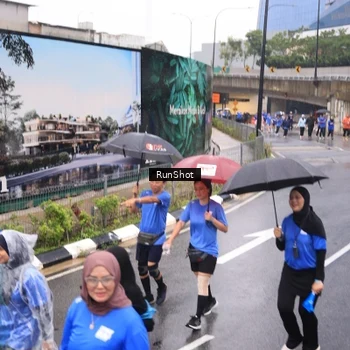 Runner Photo 7940343