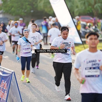 Runner Photo 7940345
