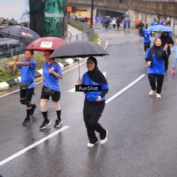 Runner Photo 7940352