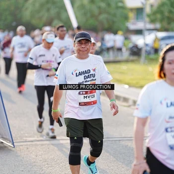 Runner Photo 7940357