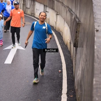 Runner Photo 7940361