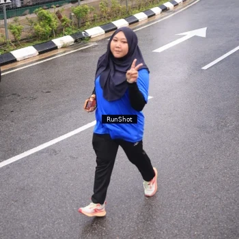 Runner Photo 7940402