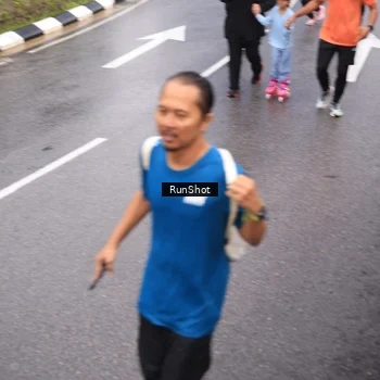 Runner Photo 7940411