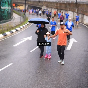 Runner Photo 7940415