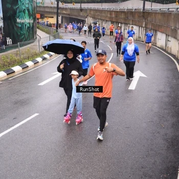 Runner Photo 7940432