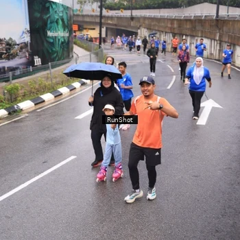 Runner Photo 7940436