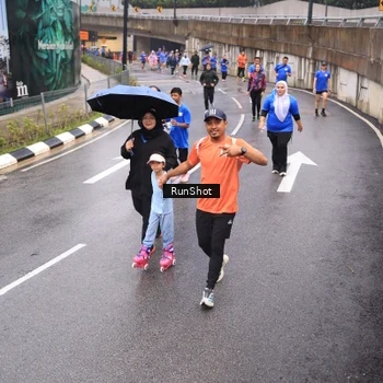 Runner Photo 7940437