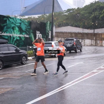 Runner Photo 7940439