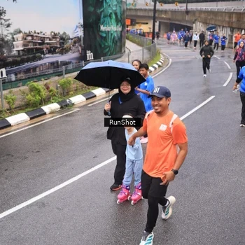 Runner Photo 7940456