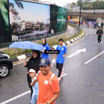 Runner Photo 7940470
